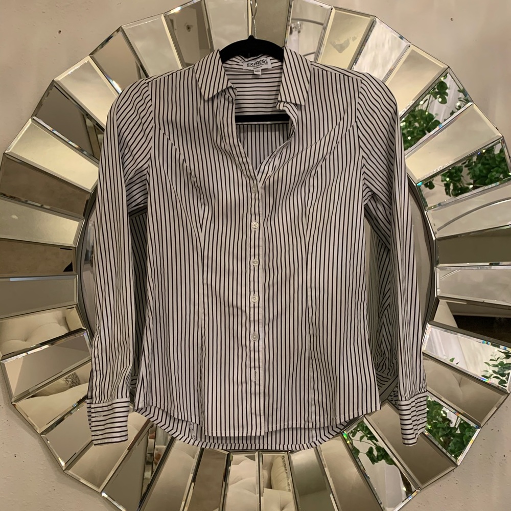 Express the ultimate essentials shirt